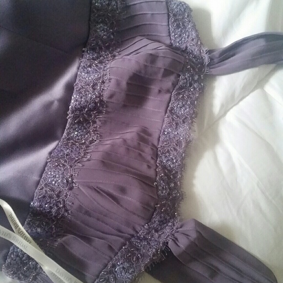 <<Gorgeous Lavender Dress>> - Picture 4 of 8